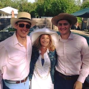 Meet your Posher, Aprillea